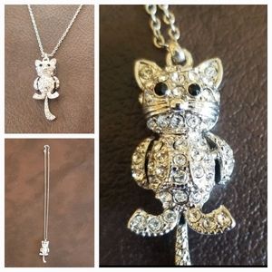 🔴 2/$10 NWOT 😽 Kitty Dainty Necklace Silver & Rhinestone Pendant With Chain